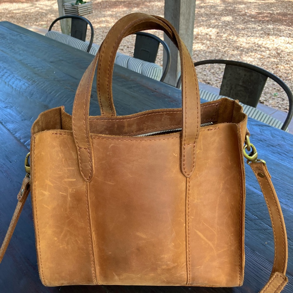 Portland Leather- Lola Crossbody Tote- zipper